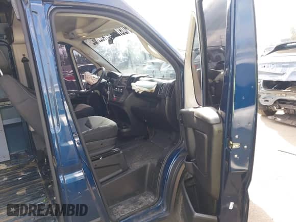 2021 Ram ProMaster Cargo z VIN 3C6LRVDG6ME579216, wystawiony jako IAAI lot #43267596 z przebiegiem 31 117 mil mil oraz . Historia ofert i sprzedaży dostępna na DreamBid. Obrazek 5.