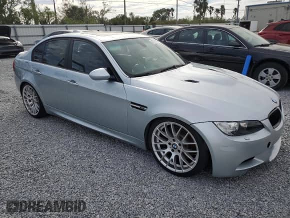 2009 BMW M3 с VIN WBSPM93579E201899, выставлен на аукционе Copart как лот 81707204 с пробегом Не указан миль и Списание • Salvage title. История ставок и продаж доступна на DreamBid. Изображение 4.