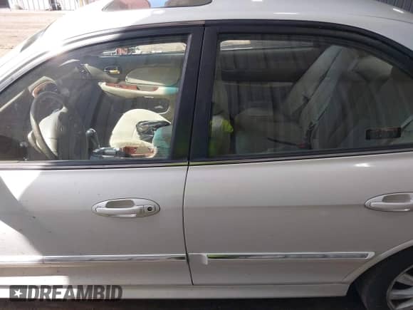 2003 Hyundai Sonata GLS with VIN KMHWF35H83A879041, listed as a IAAI auction lot 42835176 with 241,331 mi miles and . Bid and sale history available at DreamBid. Image 14.