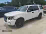 2010 Ford Explorer XLT z VIN 1FMEU6DE4AUA10863, wystawiony jako Copart lot #81406715 z przebiegiem 104 068 mil mil oraz Szkoda całkowita • Salvage title. Historia ofert i sprzedaży dostępna na DreamBid. Obrazek 1.