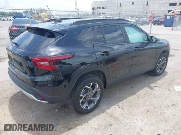 2024 Chevrolet Trax LT с VIN KL77LHE26RC133062, выставлен на аукционе IAAI как лот 42671264 с пробегом 21 860 миль миль и . История ставок и продаж доступна на DreamBid. Изображение 4.
