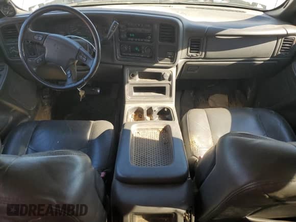 2004 Chevrolet Silverado 3500 with VIN 1GCJK39174E197561, listed as a Copart auction lot 70335725 with 174,640 mi miles and Salvage title. Bid and sale history available at DreamBid. Image 8.