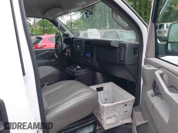 2023 Chevrolet Express Cargo с VIN 1GCWGBFP7P1254184, выставлен на аукционе IAAI как лот 42513921 с пробегом 13 626 миль миль и . История ставок и продаж доступна на DreamBid. Изображение 5.