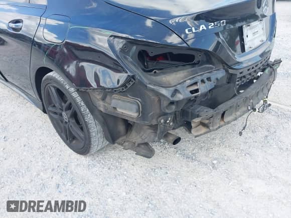 2018 Mercedes-Benz CLA 250 с VIN WDDSJ4EB1JN558313, выставлен на аукционе IAAI как лот 43287013 с пробегом 117 469 миль миль и . История ставок и продаж доступна на DreamBid. Изображение 6.