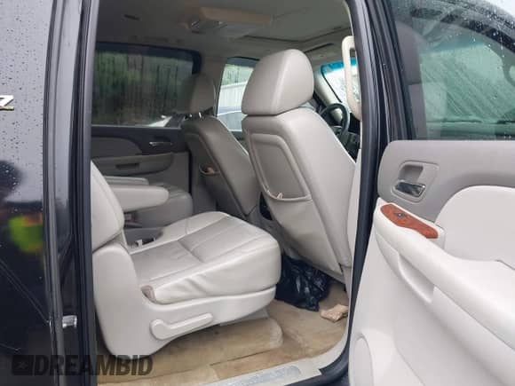 2007 Chevrolet Suburban LTZ с VIN 1GNFK16387J162935, выставлен на аукционе IAAI как лот 42691630 с пробегом 247 210 миль миль и . История ставок и продаж доступна на DreamBid. Изображение 8.