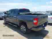 2019 Toyota Tundra SR5 с VIN 5TFAY5F17KX791678, выставлен на аукционе IAAI как лот 42290380 с пробегом 119 671 миль миль и . История ставок и продаж доступна на DreamBid. Изображение 3.