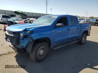 2023 Chevrolet Colorado 4WD Work Truck z VIN 1GCPTBEK7P1215150, wystawiony jako Copart lot #65011815 z przebiegiem 63 447 mil mil oraz Szkoda całkowita • Salvage title. Historia ofert i sprzedaży dostępna na DreamBid. Obrazek 1.
