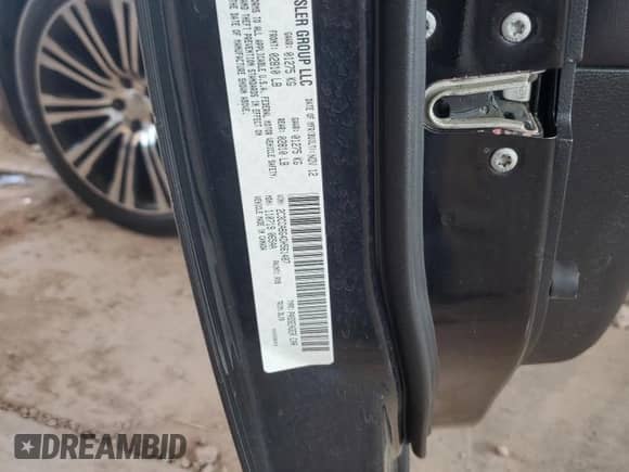 2013 Chrysler 300 S z VIN 2C3CCABG4DH561487, wystawiony jako Copart lot #68674885 z przebiegiem 148 604 mil mil oraz Szkoda całkowita • Salvage title. Historia ofert i sprzedaży dostępna na DreamBid. Obrazek 12.