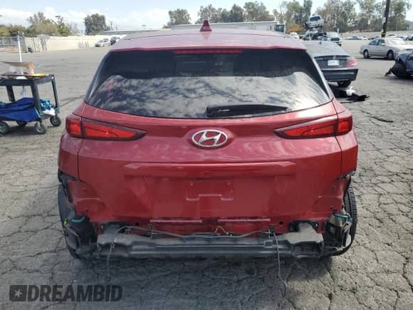 2023 Hyundai Kona SE с VIN KM8K23AG6PU184844, выставлен на аукционе Copart как лот 82161415 с пробегом 77 033 миль миль и Списание • Salvage title. История ставок и продаж доступна на DreamBid. Изображение 6.