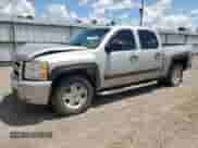 2008 Chevrolet Silverado 1500 2LT z VIN 2GCEK133981130094, wystawiony jako Copart lot #71522615 z przebiegiem 213 184 mil mil oraz Szkoda całkowita • Salvage title. Historia ofert i sprzedaży dostępna na DreamBid. Obrazek 1.