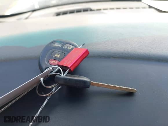 2015 Chevrolet Express Cargo with VIN 1GCWGGCF9F1229343, listed as a IAAI auction lot 42333503 with 124,106 mi miles and . Bid and sale history available at DreamBid. Image 11.