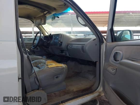 1995 Chevrolet Suburban с VIN 1GNGK26N4SJ358343, выставлен на аукционе IAAI как лот 43271531 с пробегом Не указан миль и . История ставок и продаж доступна на DreamBid. Изображение 5.