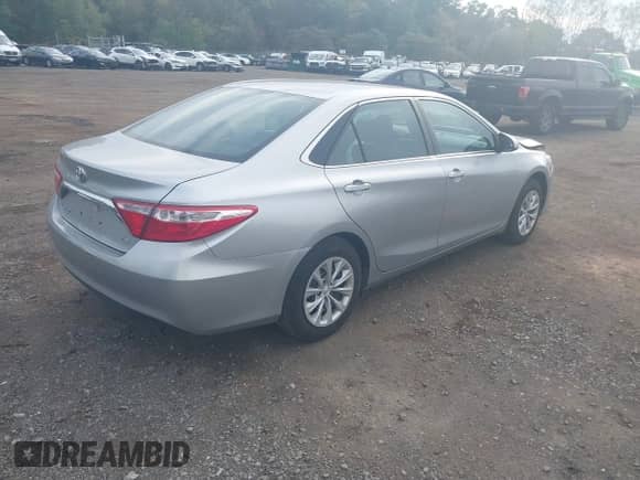 2015 Toyota Camry LE z VIN 4T4BF1FK2FR453576, wystawiony jako IAAI lot #43327984 z przebiegiem 129 041 mil mil oraz . Historia ofert i sprzedaży dostępna na DreamBid. Obrazek 4.