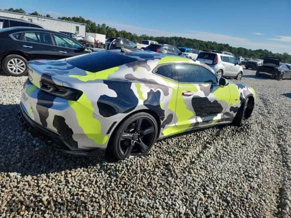 2017 Chevrolet Camaro 1LT с VIN 1G1FB1RX8H0143518, выставлен на аукционе Copart как лот 83861105 с пробегом 133 714 миль миль и Списание • Salvage title. История ставок и продаж доступна на DreamBid. Изображение 3.