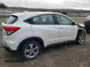 2021 Honda HR-V LX z VIN 3CZRU6H39MM711321, wystawiony jako Copart lot #79961834 z przebiegiem 61 030 mil mil oraz Szkoda całkowita • Salvage title. Historia ofert i sprzedaży dostępna na DreamBid. Obrazek 3.