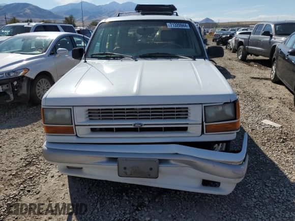 1993 Ford Explorer Eddie Bauer z VIN 1FMDU32X0PUD85141, wystawiony jako Copart lot #71320944 z przebiegiem 810 mil mil oraz Szkoda całkowita • Salvage title. Historia ofert i sprzedaży dostępna na DreamBid. Obrazek 5.
