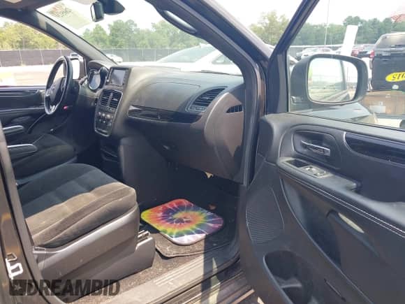 2018 Dodge Grand Caravan SE z VIN 2C4RDGBG3JR304526, wystawiony jako IAAI lot #42605129 z przebiegiem 139 660 mil mil oraz . Historia ofert i sprzedaży dostępna na DreamBid. Obrazek 5.