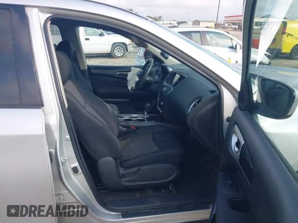 2017 Nissan Pathfinder Platinum with VIN 5N1DR2MN2HC673595, listed as a IAAI auction lot 43025901 with 171,225 mi miles and . Bid and sale history available at DreamBid. Image 5.