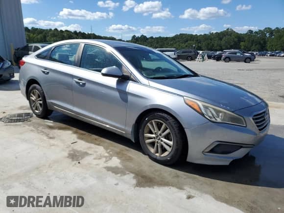 2016 Hyundai Sonata 2.4L с VIN 5NPE24AF0GH304503, выставлен на аукционе Copart как лот 69801285 с пробегом 186 022 миль миль и Списание • Salvage title. История ставок и продаж доступна на DreamBid. Изображение 4.