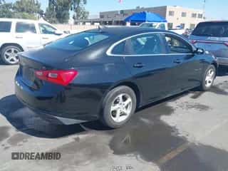 2018 Chevrolet Malibu LS z VIN 1G1ZB5ST7JF107334, wystawiony jako IAAI lot #43283535 z przebiegiem 114 636 mil mil oraz . Historia ofert i sprzedaży dostępna na DreamBid. Obrazek 4.