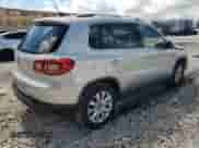 2009 Volkswagen Tiguan S с VIN WVGAV75N09W509952, выставлен на аукционе Copart как лот 84878995 с пробегом 124 401 миль миль и Списание • Salvage title. История ставок и продаж доступна на DreamBid. Изображение 3.