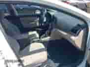 2018 Hyundai Elantra Value Edition z VIN 5NPD84LF2JH376382, wystawiony jako IAAI lot #42976002 z przebiegiem 138 370 mil mil oraz . Historia ofert i sprzedaży dostępna na DreamBid. Obrazek 5.