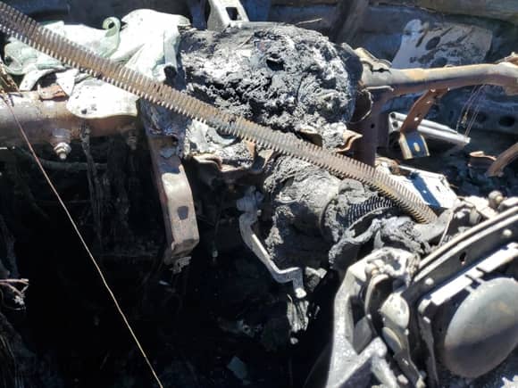 2014 Hyundai Accent GLS с VIN KMHCT4AE9EU607726, выставлен на аукционе Copart как лот 69487855 с пробегом Не указан миль и На запчасти • Non repairable. История ставок и продаж доступна на DreamBid. Изображение 9.