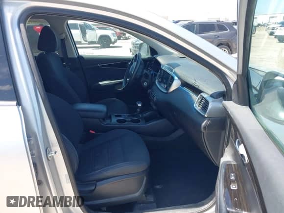 2019 Kia Sorento LX с VIN 5XYPG4A5XKG595139, выставлен на аукционе IAAI как лот 42789488 с пробегом 163 541 миль миль и . История ставок и продаж доступна на DreamBid. Изображение 5.