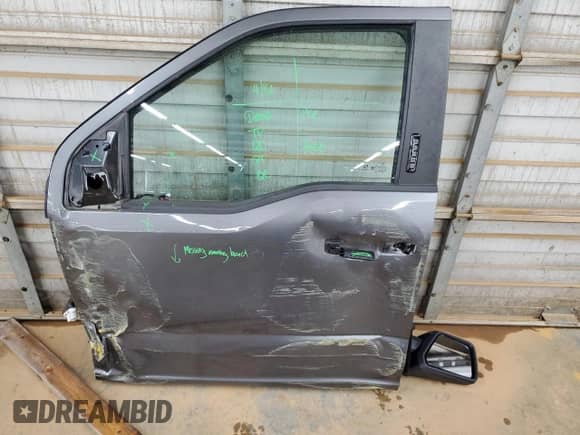 2021 Ford F-150 XL z VIN 1FTMF1EP7MKE58611, wystawiony jako Copart lot #56912955 z przebiegiem 30 850 mil mil oraz Szkoda całkowita • Salvage title. Historia ofert i sprzedaży dostępna na DreamBid. Obrazek 12.