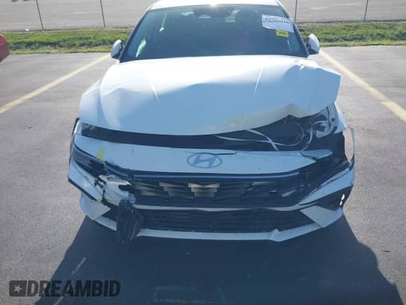 2024 Hyundai Elantra SEL with VIN KMHLS4DG6RU642696, listed as a IAAI auction lot 42903516 with 11,725 mi miles and . Bid and sale history available at DreamBid. Image 6.