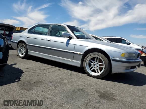 2001 BMW 7 Series 740iL с VIN WBAGH83401DP21608, выставлен на аукционе Copart как лот 66511955 с пробегом Не указан миль и Чистый • Clean title. История ставок и продаж доступна на DreamBid. Изображение 4.