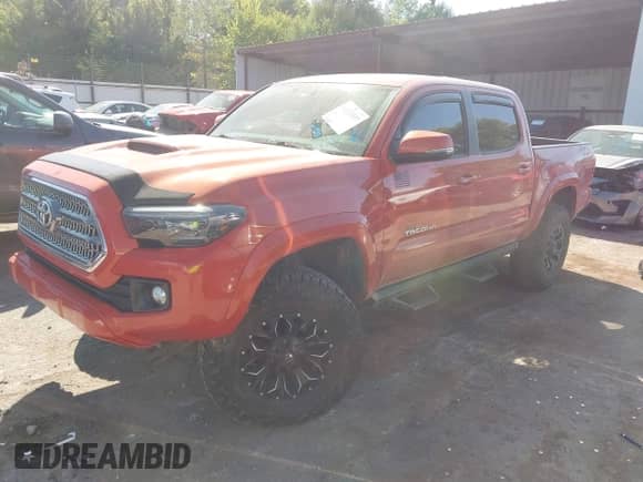 2017 Toyota Tacoma SR5 с VIN 3TMCZ5AN4HM116448, выставлен на аукционе IAAI как лот 43322537 с пробегом 101 929 миль миль и . История ставок и продаж доступна на DreamBid. Изображение 2.