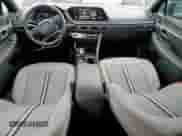 2021 Hyundai Sonata SE z VIN 5NPEG4JA1MH110337, wystawiony jako Copart lot #52131455 z przebiegiem Nie podano mil oraz Szkoda całkowita • Salvage title. Historia ofert i sprzedaży dostępna na DreamBid. Obrazek 8.