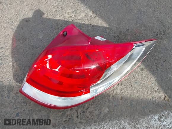 2017 Hyundai Veloster with VIN KMHTC6ADXHU318331, listed as a IAAI auction lot 41588356 with 48,282 mi miles and . Bid and sale history available at DreamBid. Image 12.