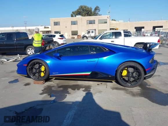 2019 Lamborghini Huracan с VIN ZHWUD4ZF8KLA11733, выставлен на аукционе IAAI как лот 41433768 с пробегом 11 736 миль миль и . История ставок и продаж доступна на DreamBid. Изображение 14.