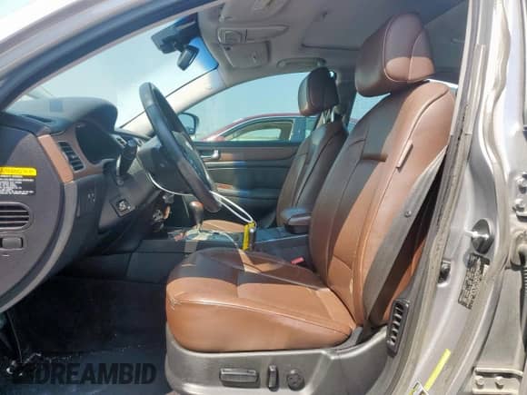 2009 Hyundai Genesis с VIN KMHGC46E09U046719, выставлен на аукционе Copart как лот 71176315 с пробегом 169 349 миль миль и Списание • Salvage title. История ставок и продаж доступна на DreamBid. Изображение 7.