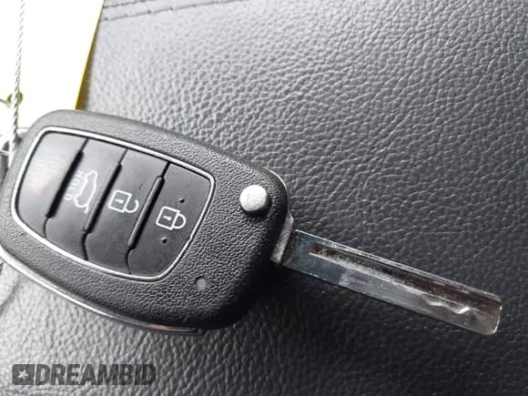 2017 Hyundai Santa Fe 2.4L with VIN 5XYZT3LB3HG410861, listed as a IAAI auction lot 42424412 with 155,296 mi miles and . Bid and sale history available at DreamBid. Image 11.