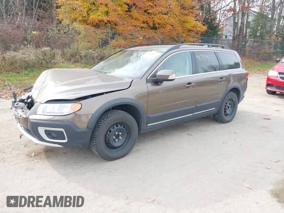 2012 Volvo XC70 3.2L with VIN YV4940BZ4C1144637, listed as a IAAI auction lot 40709833 with 150,249 mi miles and . Bid and sale history available at DreamBid. Image 2.