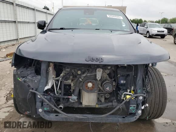 2018 Jeep Grand Cherokee SRT z VIN 1C4RJFDJ4JC144290, wystawiony jako Copart lot #59344945 z przebiegiem 61 809 mil mil oraz Szkoda całkowita • Salvage title. Historia ofert i sprzedaży dostępna na DreamBid. Obrazek 5.