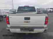 2017 Chevrolet Silverado 1500 LT z VIN 3GCUKREC1HG336315, wystawiony jako IAAI lot #42128262 z przebiegiem 196 516 mil mil oraz . Historia ofert i sprzedaży dostępna na DreamBid. Obrazek 16.