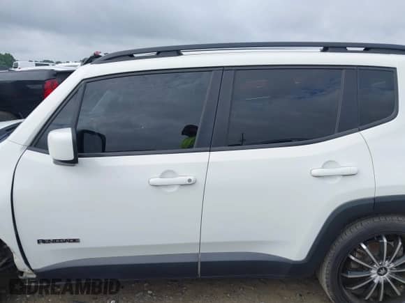2018 Jeep Renegade Latitude with VIN ZACCJABB5JPJ67879, listed as a IAAI auction lot 42754749 with 114,217 mi miles and . Bid and sale history available at DreamBid. Image 15.