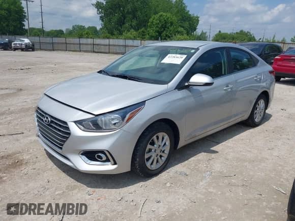 2022 Hyundai Accent SE z VIN 3KPC24A62NE189802, wystawiony jako IAAI lot #42283620 z przebiegiem 20 846 mil mil oraz . Historia ofert i sprzedaży dostępna na DreamBid. Obrazek 17.