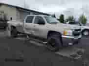 2007 Chevrolet Silverado 2500HD 2LT z VIN 1GCHK23697F504854, wystawiony jako Copart lot #58057985 z przebiegiem 269 143 mil mil oraz Szkoda całkowita • Salvage title. Historia ofert i sprzedaży dostępna na DreamBid. Obrazek 4.