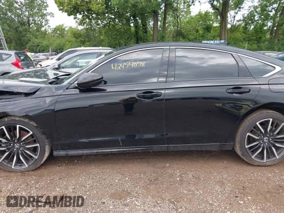 2025 Honda Accord Touring with VIN 1HGCY2F85SA003098, listed as a IAAI auction lot 42454078 with 9,281 mi miles and . Bid and sale history available at DreamBid. Image 14.