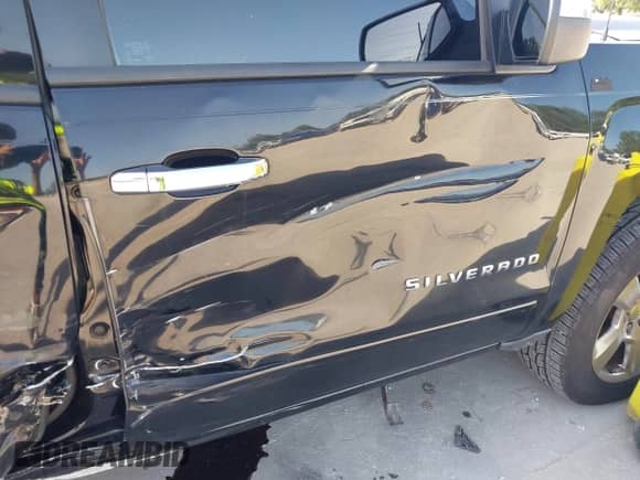 2015 Chevrolet Silverado 1500 LT с VIN 1GCRCREC7FZ175310, выставлен на аукционе IAAI как лот 42280740 с пробегом 130 326 миль миль и . История ставок и продаж доступна на DreamBid. Изображение 19.