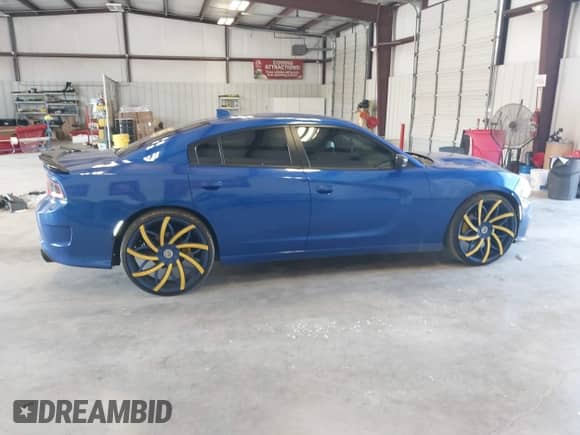 2018 Dodge Charger R/T with VIN 2C3CDXCT0JH223513, listed as a IAAI auction lot 43044341 with 221,601 mi miles and . Bid and sale history available at DreamBid. Image 14.