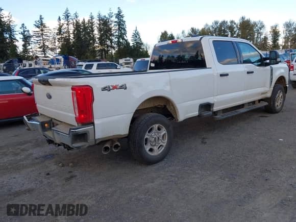 2026 Ford F-250 Lariat with VIN 1FT7W2BT5TEC02419, listed as a IAAI auction lot 43493506 with 1,840 mi miles and . Bid and sale history available at DreamBid. Image 4.