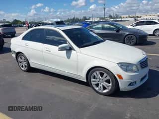 2011 Mercedes-Benz C 300 Sport z VIN WDDGF5EB9BR149208, wystawiony jako IAAI lot #43343859 z przebiegiem 80 486 mil mil oraz . Historia ofert i sprzedaży dostępna na DreamBid. Obrazek 1.