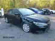 2015 Chrysler 200 LX with VIN 1C3CCCFB0FN672249, listed as a Copart auction lot 84016255 with 165,860 mi miles and Salvage title. Bid and sale history available at DreamBid. Image 4.