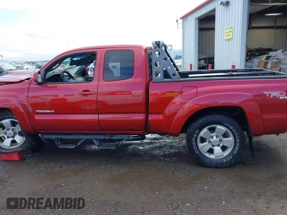 2010 Toyota Tacoma с VIN 5TEUU4EN6AZ729784, выставлен на аукционе IAAI как лот 43399917 с пробегом 95 222 миль миль и . История ставок и продаж доступна на DreamBid. Изображение 15.